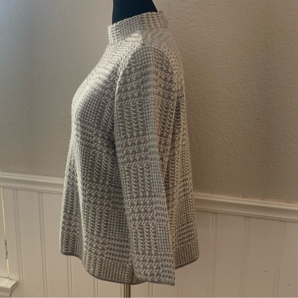 Chico’s pull over sweater zipper in back - Picture 2 of 9